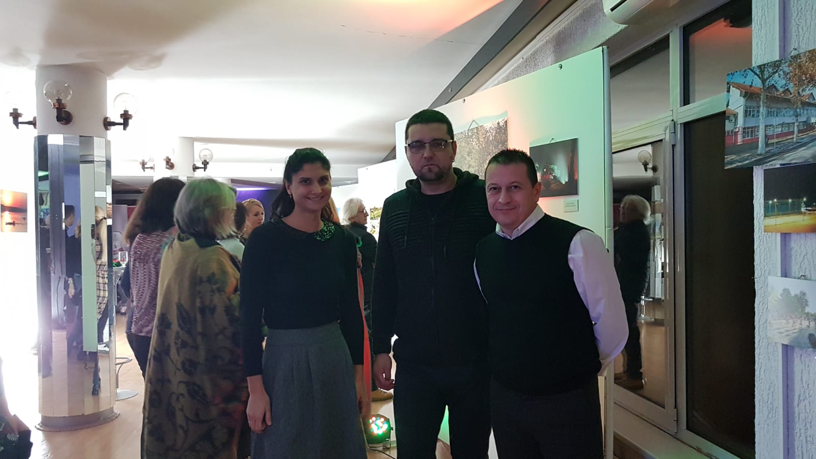 Otvorena prva izložba fotogrfija Edvarda Šustera u galeriji Doma kulture u Kostolcu