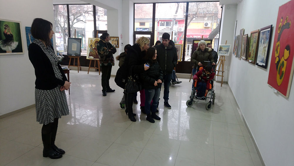 Centar za dnevni boravak dece i omladine ometene u razvoju posetili Galeriju savremene umetnosti u Požarevcu