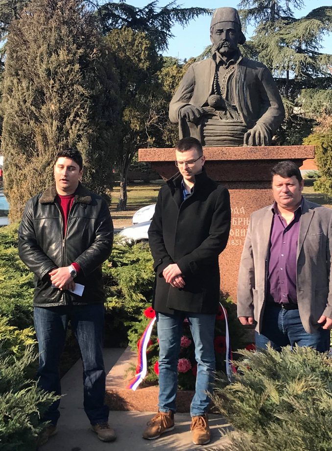 Obeležen početak Prvog srpskog ustanka polaganjem venaca na spomenik Vojvodama Petru Dobrnjcu i Milenku Stojkoviću FOTO