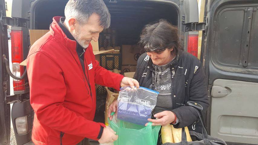 Crveni krst Požarevac svim ženama korisnicama Narodne kuhinje uručio poklone povodom 8.marta FOTO