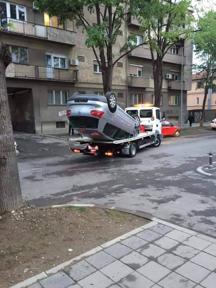 Saobraćajna nesreća u ulici Jovana Šerbanovića FOTO