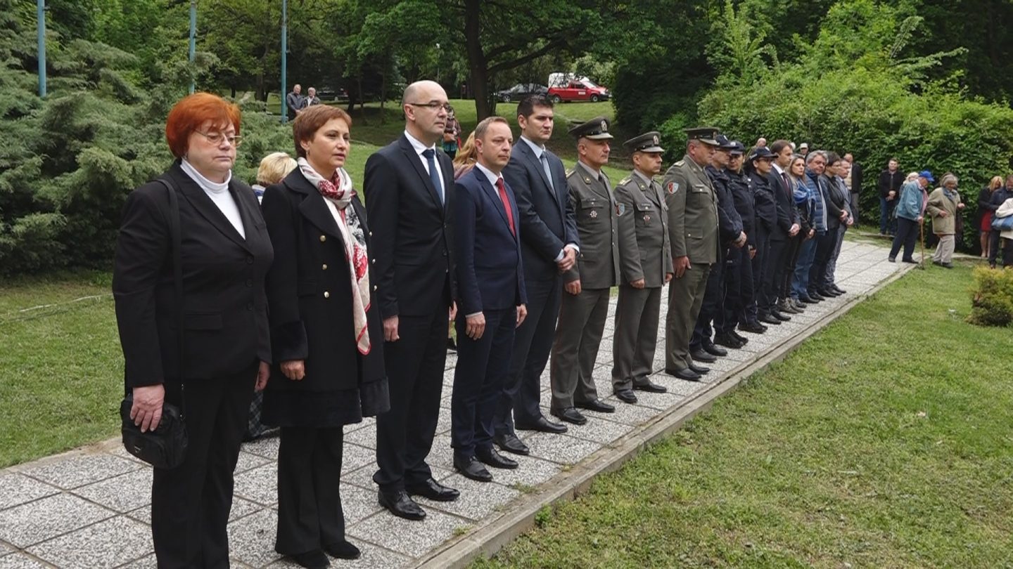 Obeležen Dan pobede nad fašizmom u Požarevcu i otkriven spomenik maršalu Žukovu na Čačalici FOTO
