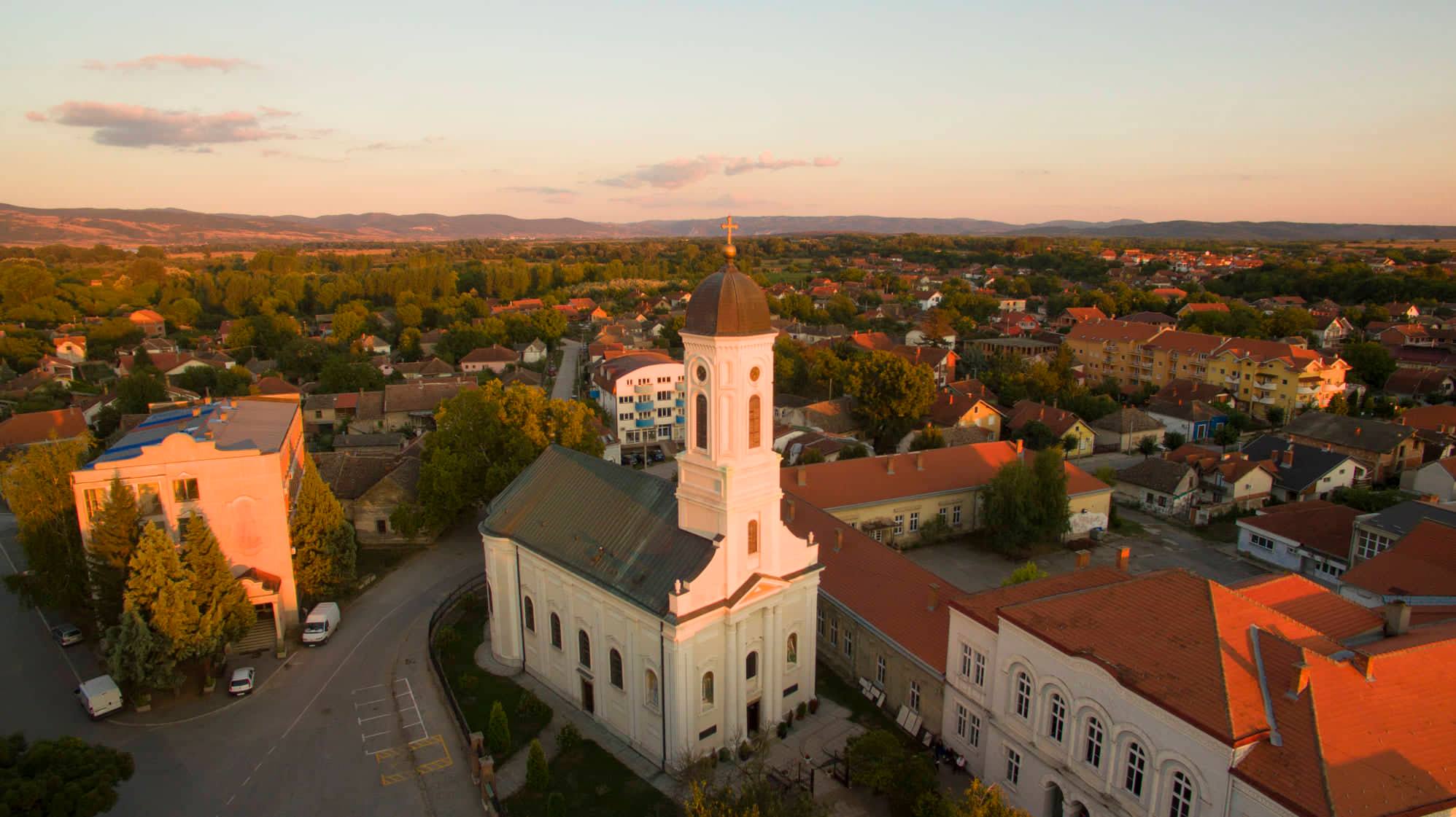 Božićna liturgija i lomljenje česnice u Velikom Gradištu