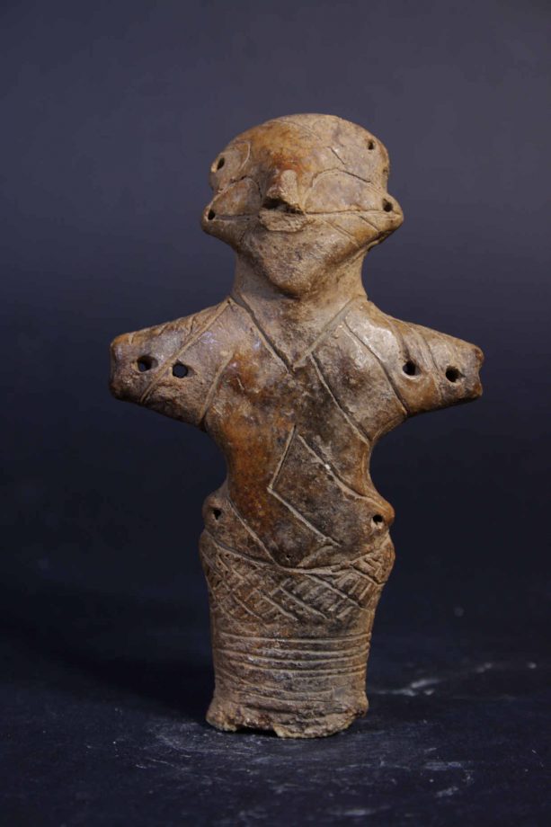 Izložba „Između kostima i ornamenta – antropomorfne figurine vinčanske kulture“