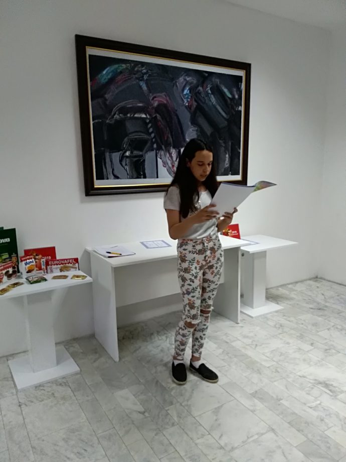 Uručene nagrade na konkursu „Đak umetnik“ časopisa Klik VREDNE NAGRADE OTIŠLE U RUKE VREDNIH ĐAKA