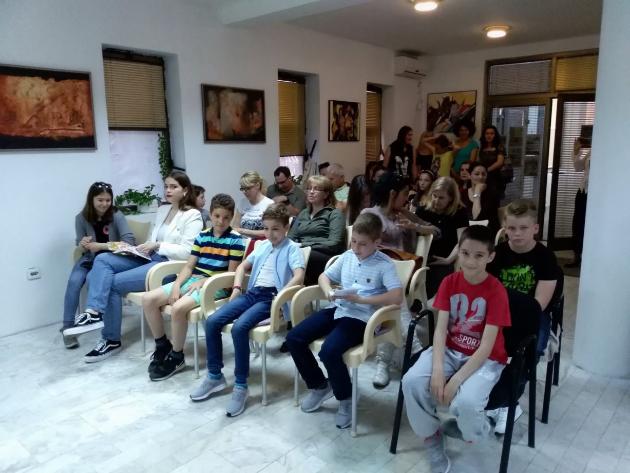 Uručene nagrade na konkursu „Đak umetnik“ časopisa Klik VREDNE NAGRADE OTIŠLE U RUKE VREDNIH ĐAKA