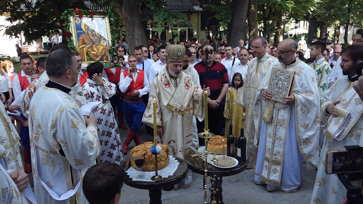 Litija ulicama Požarevca – Gradska slava Sveta trojica ili Duhovi FOTO