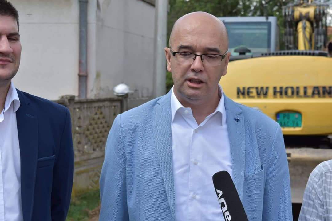 Asfaltiranje ulica u Bratincu