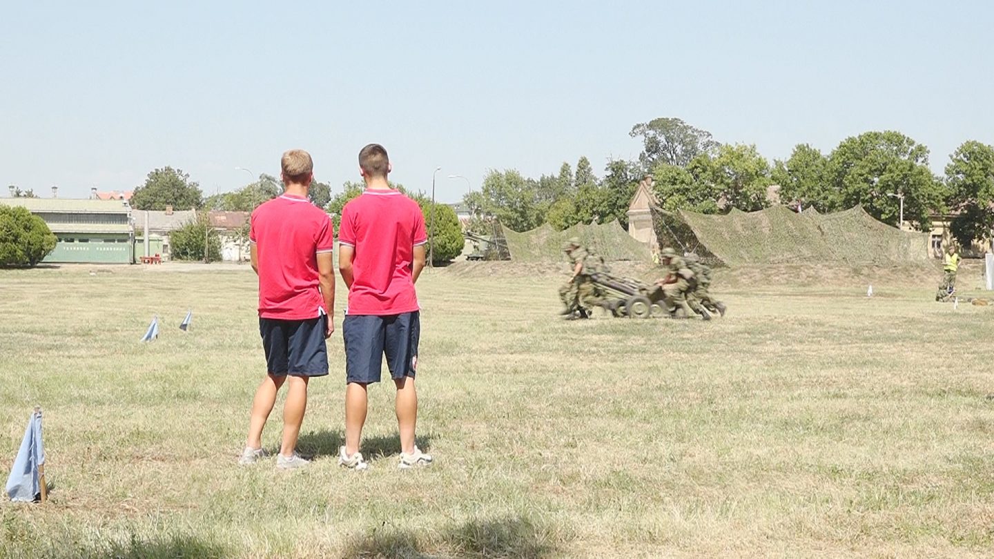 Zvezdini omladinci posetili Centar za obuku kopnene vojske (CO KoV) u kasarni „General Pavle Jurišić Šturm“ u Požarevcu
