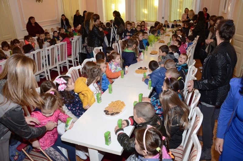 Mališani u okviru “Dečje nedelje“ posetili opštinu Veliko Gradište