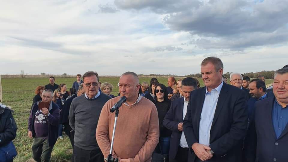 U naselju Manastirica rekonstruisan Dom kulture i puštena deonica novoasfaltiranog puta Manastirica – Mustapić u dužini od 1200 metara