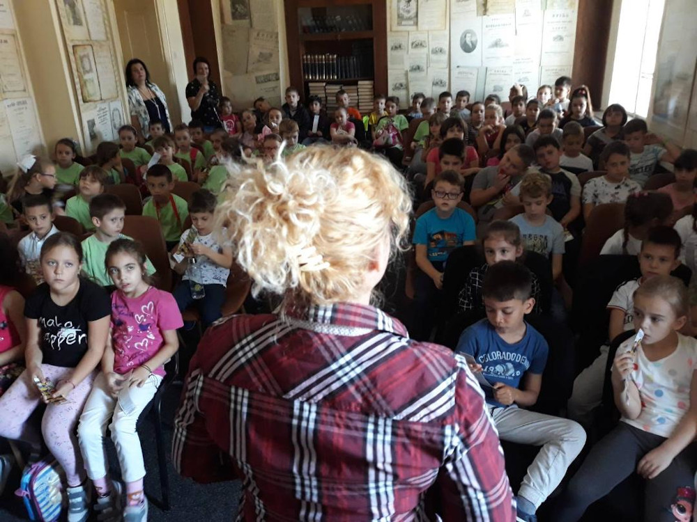 Dvesta đaka prvaka dobilo članske karte Narodne biblioteke ,,Ilija M. Petrović“
