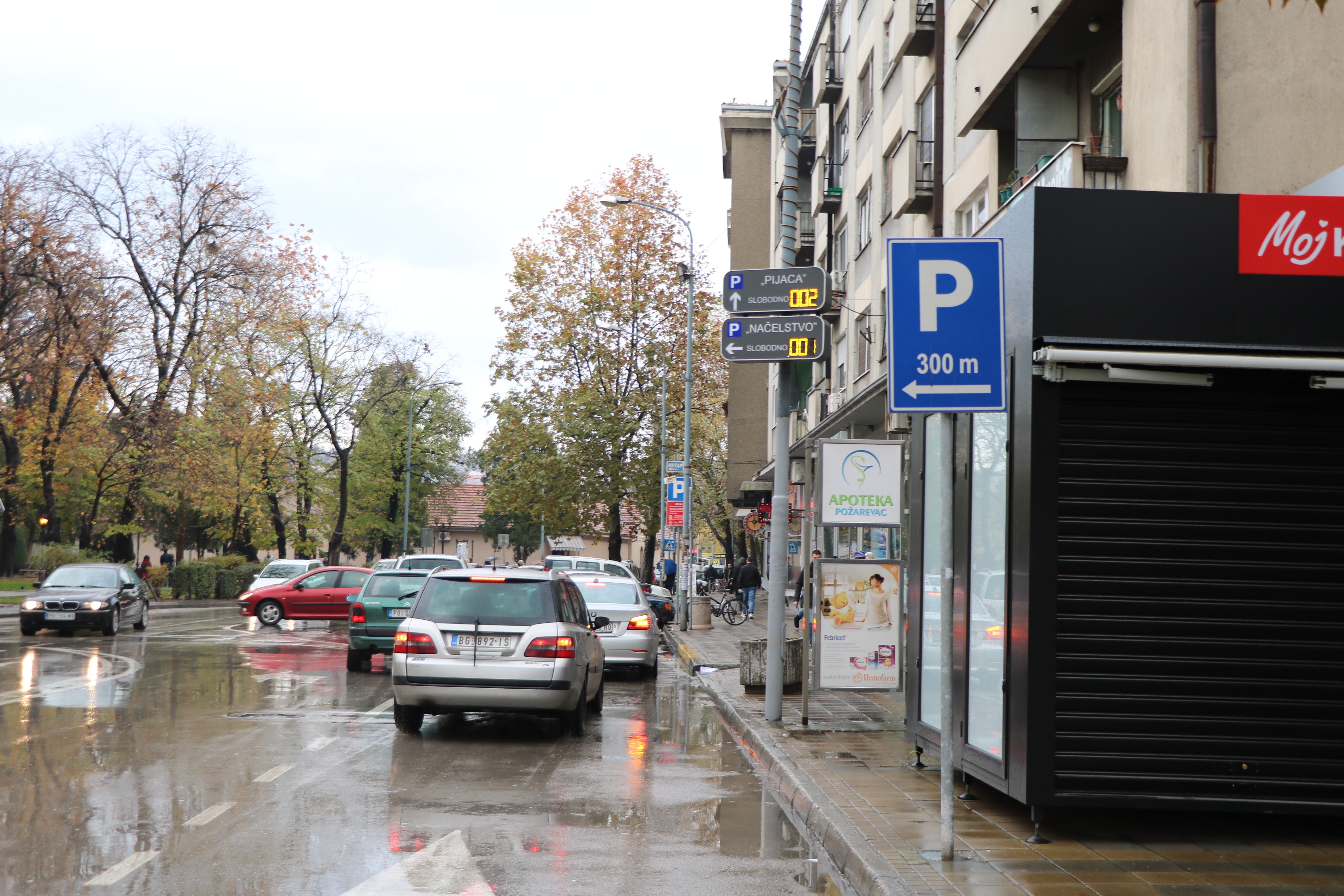 Brojači parking mesta na novom kružnom toku