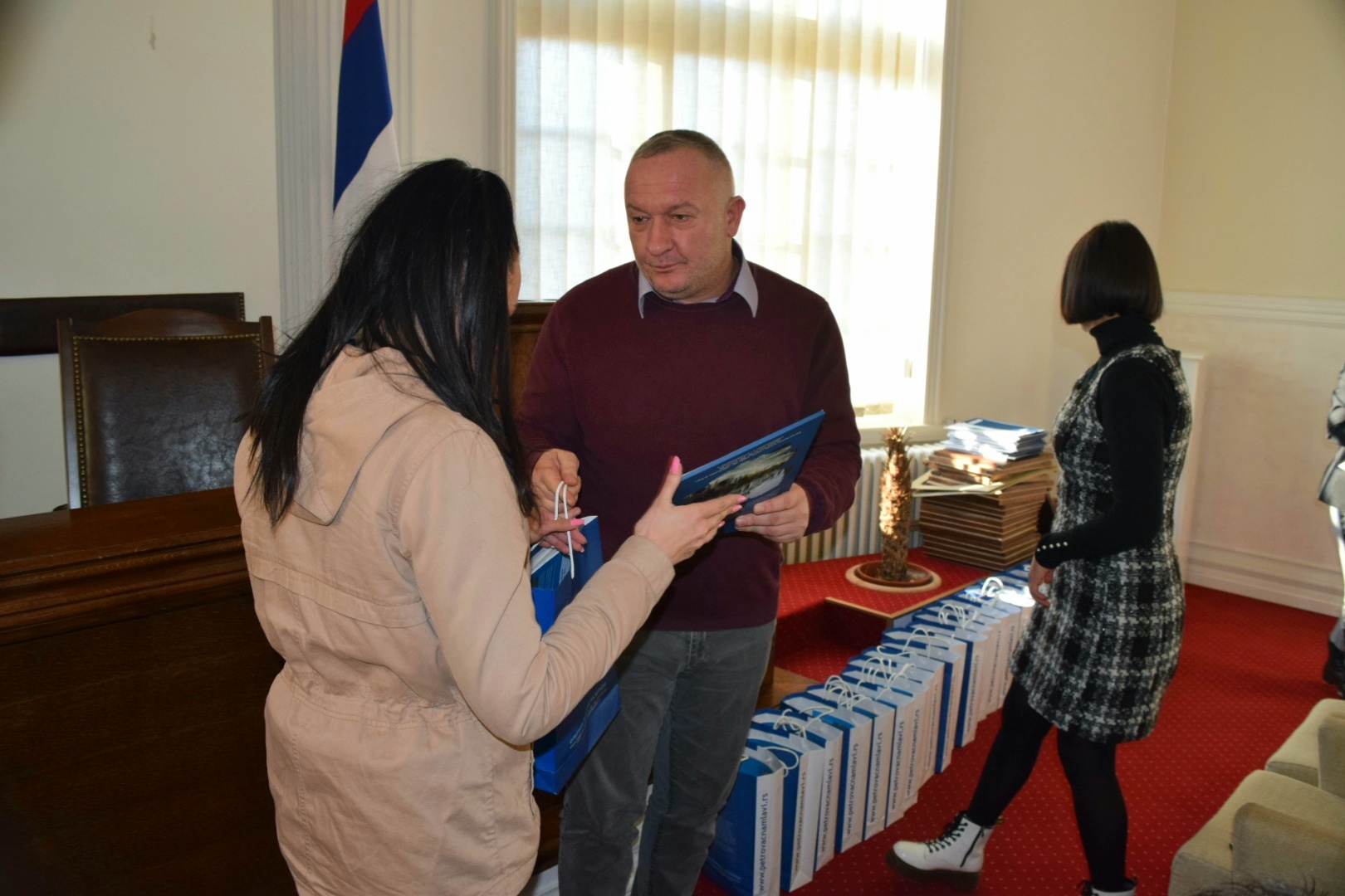 Potpisani ugovori sa studentima koji su ostvarili pravo na stipendije opštine Petrovac na Mlavi za školsku 2019/2020 godinu
