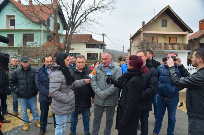 Otvorene novoasfaltirane ulice i trotoar u naselju Tabanovac