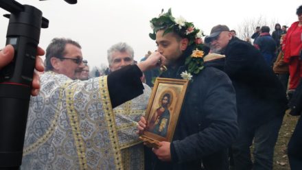 Petrovčani prvi put plivali za Časni krst