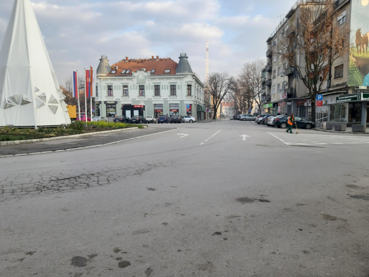 Grad pust, ali čist, kao da nije bilo više hiljada ljudi na koncertu FOTO