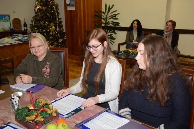 U Velikom Gradištu potpisan ugovor o stipendiranju sa šestoro studenata