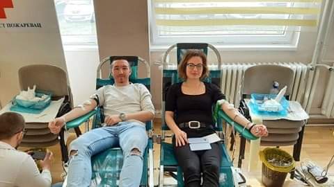 Maturanti Požarevačke gimnazije i Ekonomske škole dali krv i pokazali svoju humanost