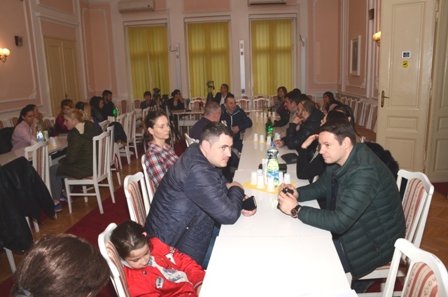 Uručena pomoć roditeljima novorođenih beba