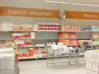 Najstariji, prema epidemiolozima, najugroženiji (FOTO)