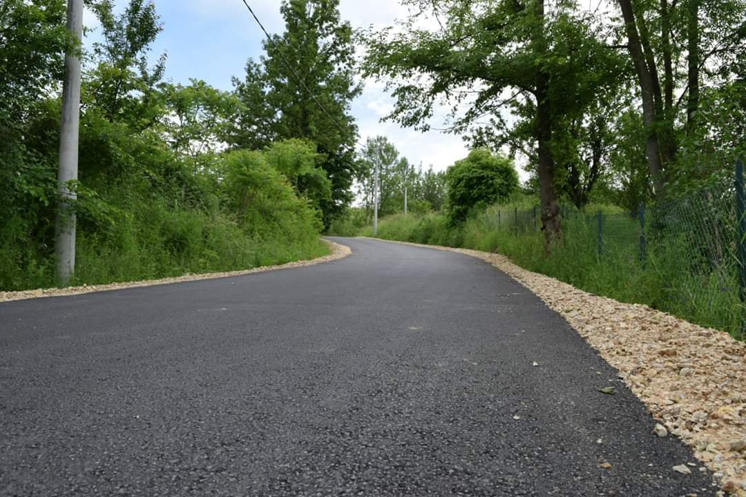 Novoasfaltirani putni pravac u naselju Kladurovo