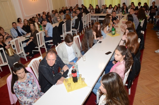 Opština Veliko Gradište nagradila uspeh najboljih đaka u školskoj 2019/2020. godini
