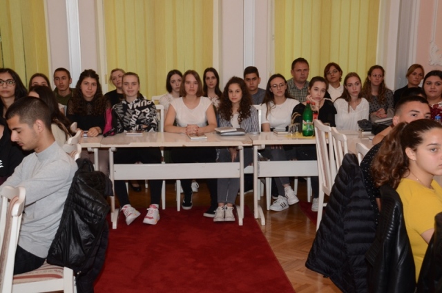 Opština Veliko Gradište nagradila uspeh najboljih đaka u školskoj 2019/2020. godini