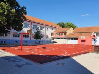 Novi sportski tereni u dvorištu Osnovne škole „Kralj Aleksandar I“ u Požarevcu FOTO