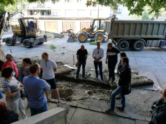 Cisterna puna mazuta okidač nezadovoljstva građana na parkingu iza „Lamele“ u Požarevcu !