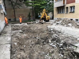 Cisterna puna mazuta okidač nezadovoljstva građana na parkingu iza „Lamele“ u Požarevcu !