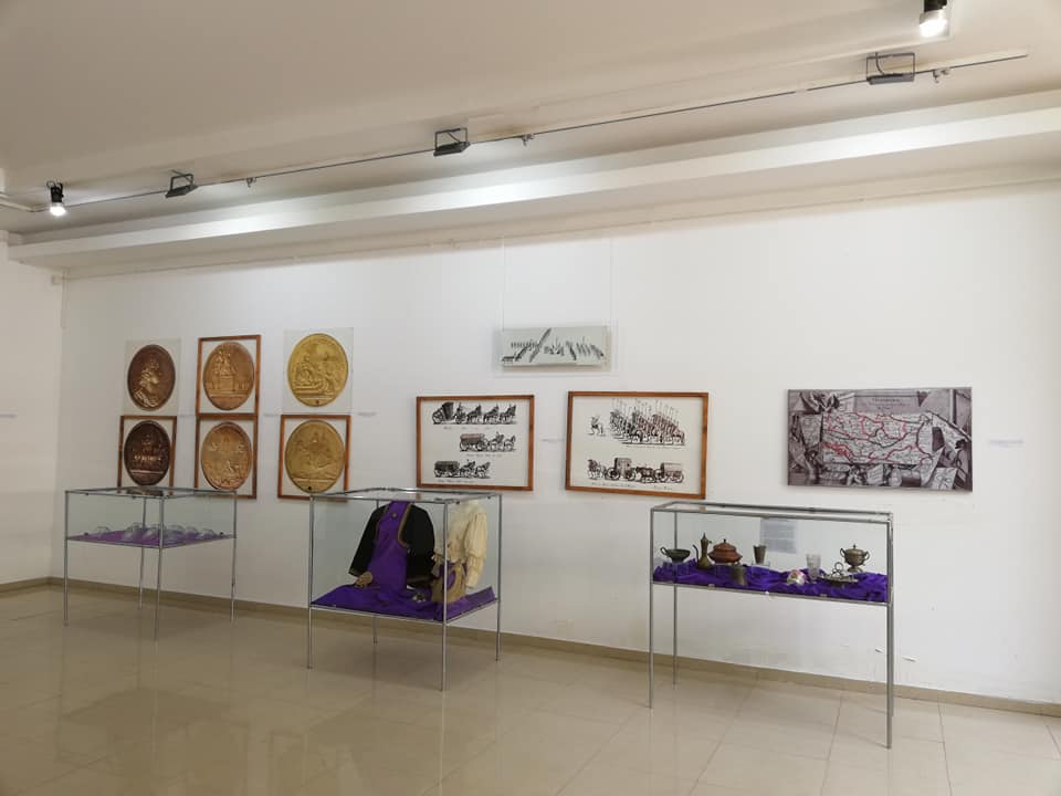 Izložba „Između Istoka i Zapada“ u Galeriji savremene umetnosti, povodom potpisivanja Požarevačkog mira