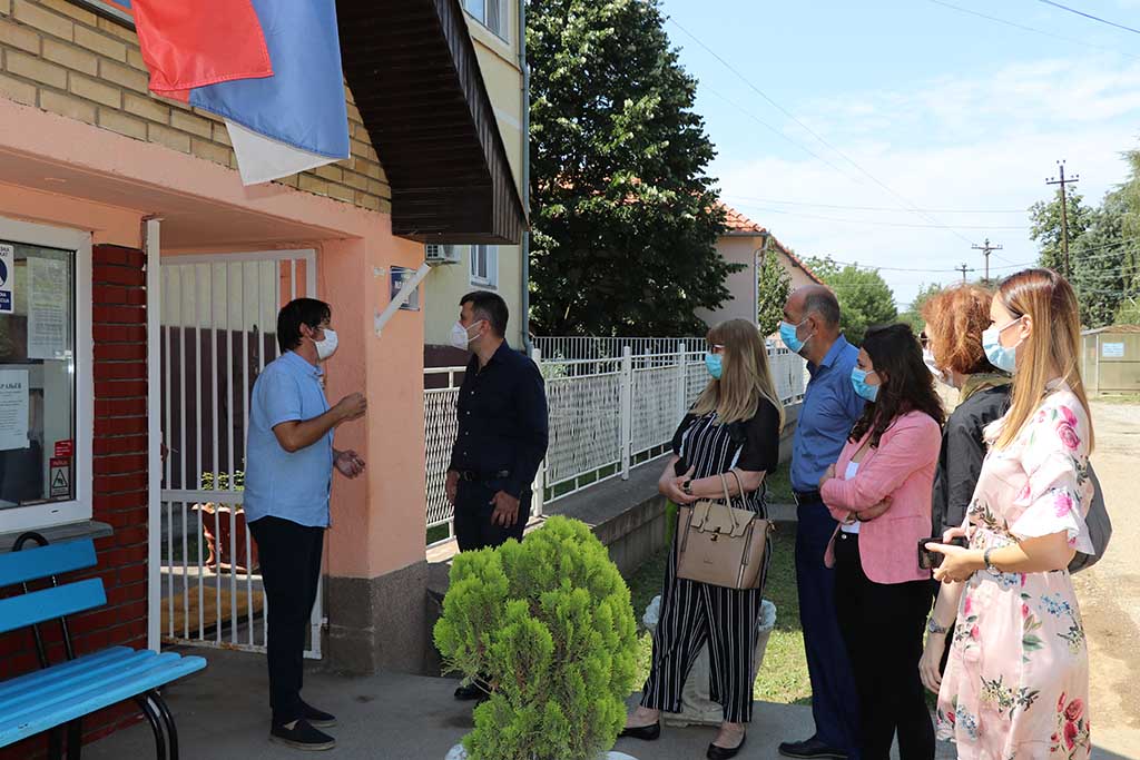 Delegacija Ministarstva za rad, posetila Ustanovu za smeštaj starih lica „Gvozden Jovančićević“ u Velikom Popovcu (VIDEO)