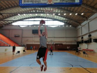 Košarkaški klub Požarevac započeo treninge u hali sportova – velika šansa domaćim igračima (FOTO)