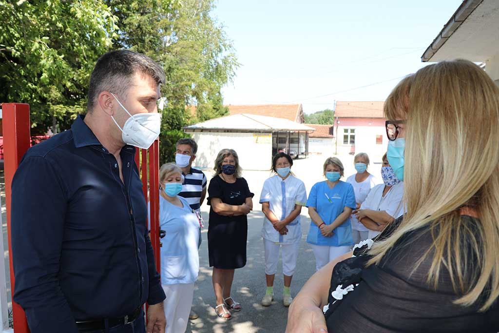 Ministar Đorđević obišao Dom za decu i lica ometena u razvoju „ Dr Nikola Šumenković“ u Stamnici (VIDEO)