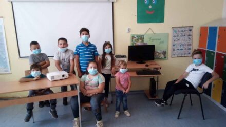 ŽAGUBICA: FONDACIJA PRINCEZE KATARINE I HUMANITARNA ORGANIZACIJA „LAJFLAJN“ ČIKAGO OBEZBEDILI POMOĆ U VREDNOSTI OD 10.750 DOLARA ŠKOLI U SELU BLIZNAK