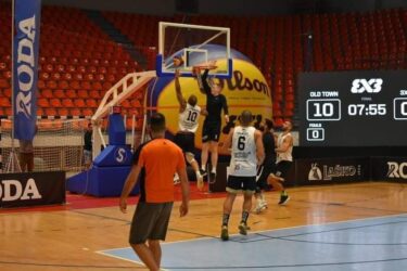 Ekipa „Stari grad“ iz Beograda osvojila prvo mesto na 3×3 turniru u basketu u Požarevcu (FOTO)