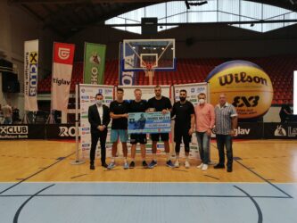 Ekipa „Stari grad“ iz Beograda osvojila prvo mesto na 3×3 turniru u basketu u Požarevcu (FOTO)