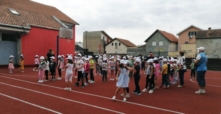 Predstavnici grada Požarevca uručili poklone đacima prvacima