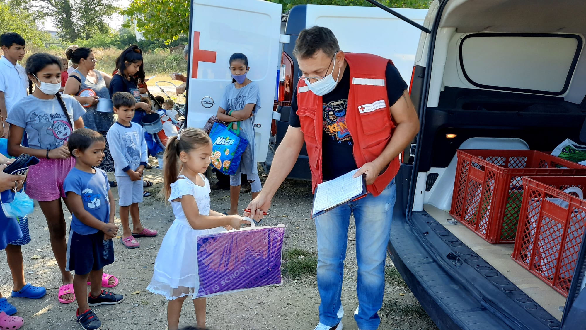 Podela školskog pribora deci korisnika Narodne kuhinje u Požarevcu