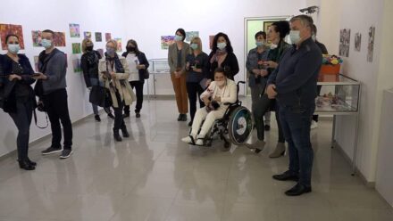 Galerija savremene umetnosti Požarevac: Izložba likovnih radova „Bojama do sreće“
