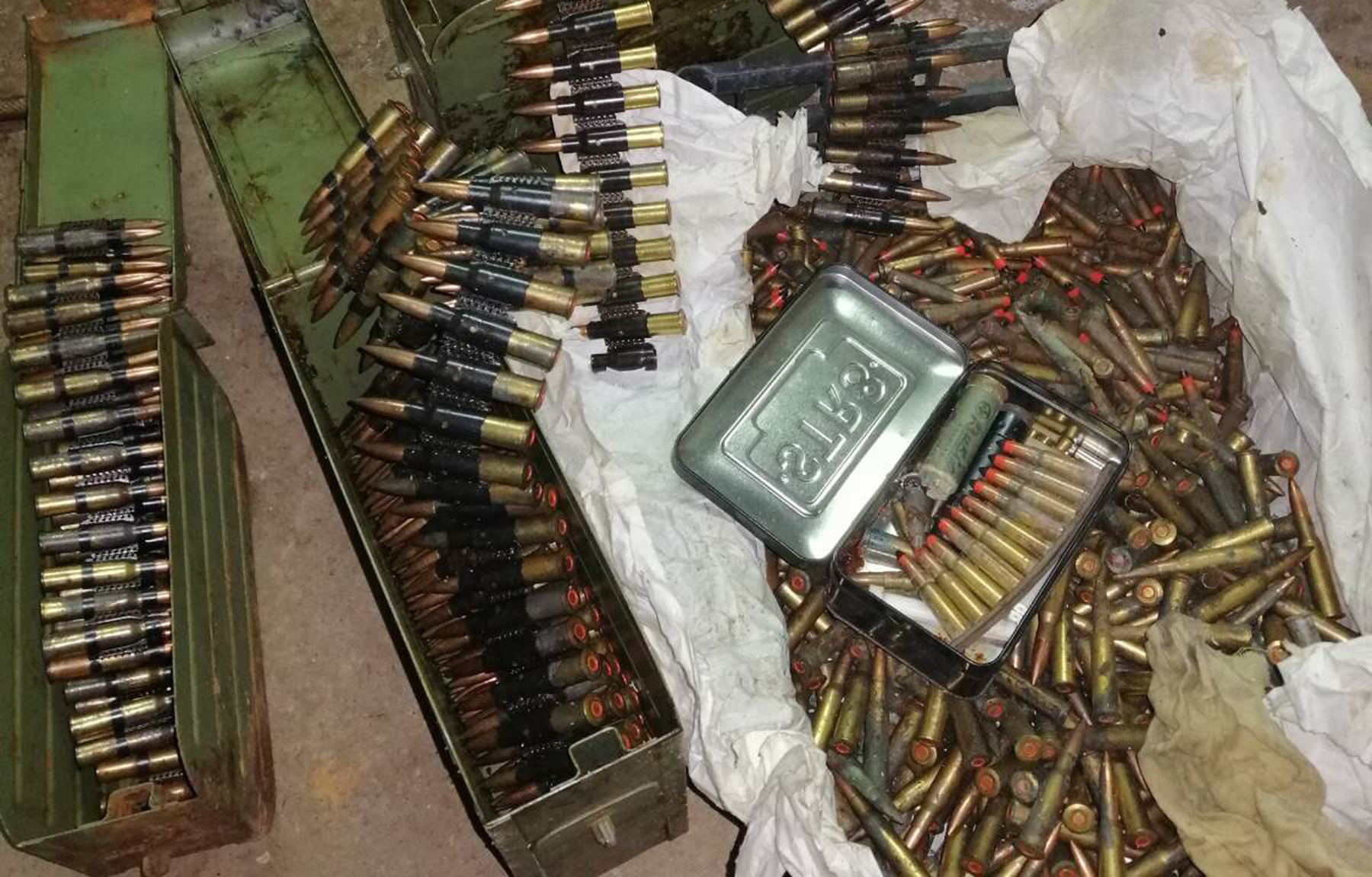 Uhapšen mladić iz Smedereva, čuvao ručne bombe, mine, mitraljeze… FOTO