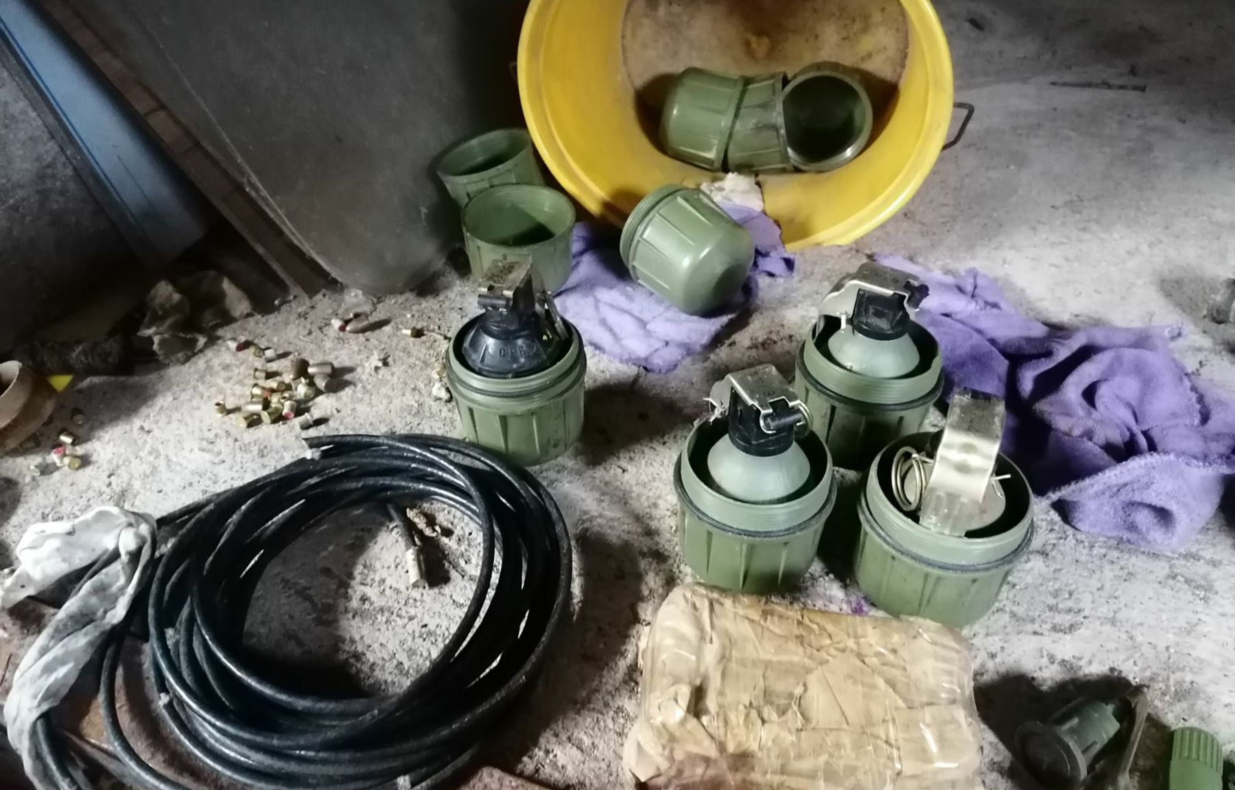 Uhapšen mladić iz Smedereva, čuvao ručne bombe, mine, mitraljeze… FOTO
