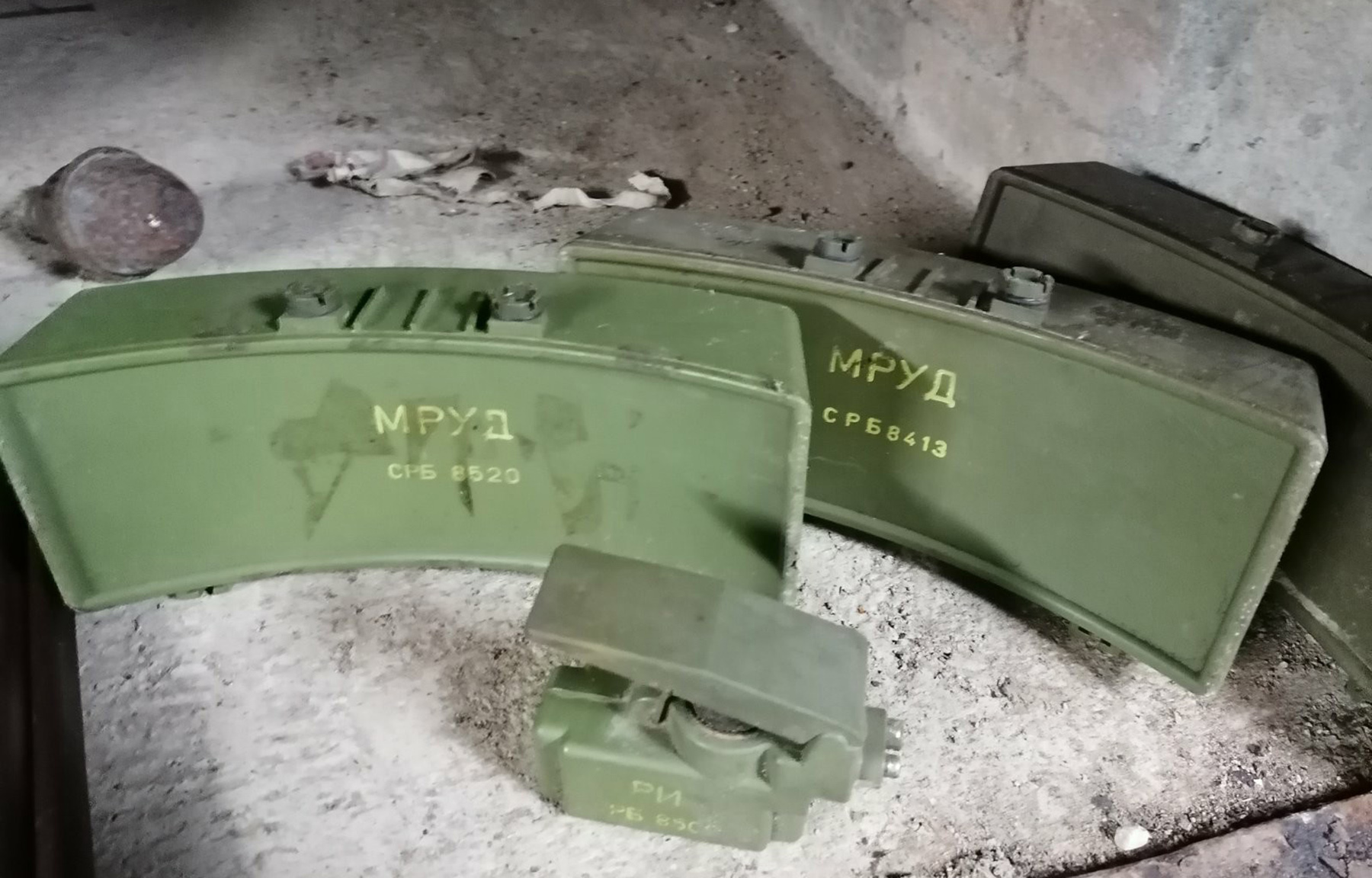 Uhapšen mladić iz Smedereva, čuvao ručne bombe, mine, mitraljeze… FOTO