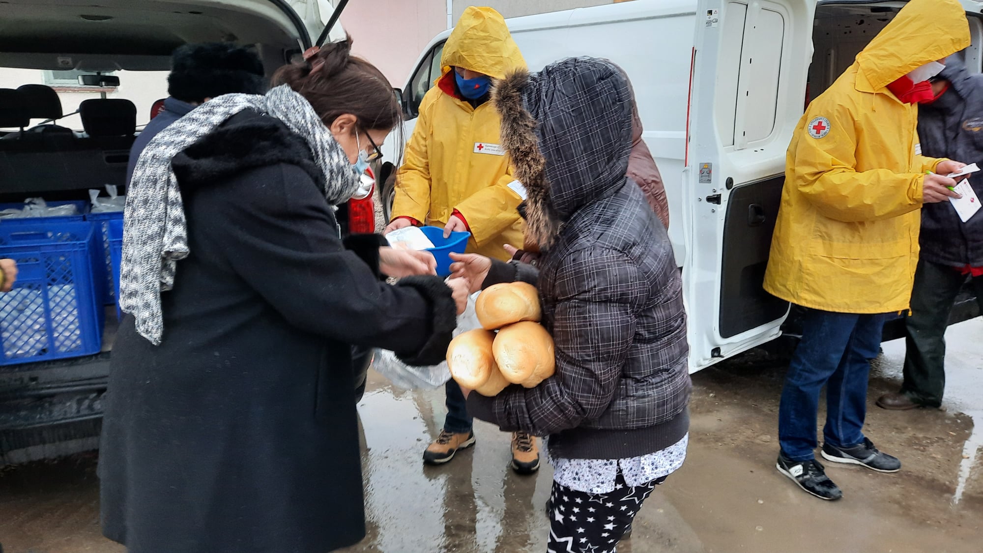 Božićna akcija Kola srpskih sestara „Bosa Pavlović“ i Crvenog krsta u Požarevcu (FOTO)