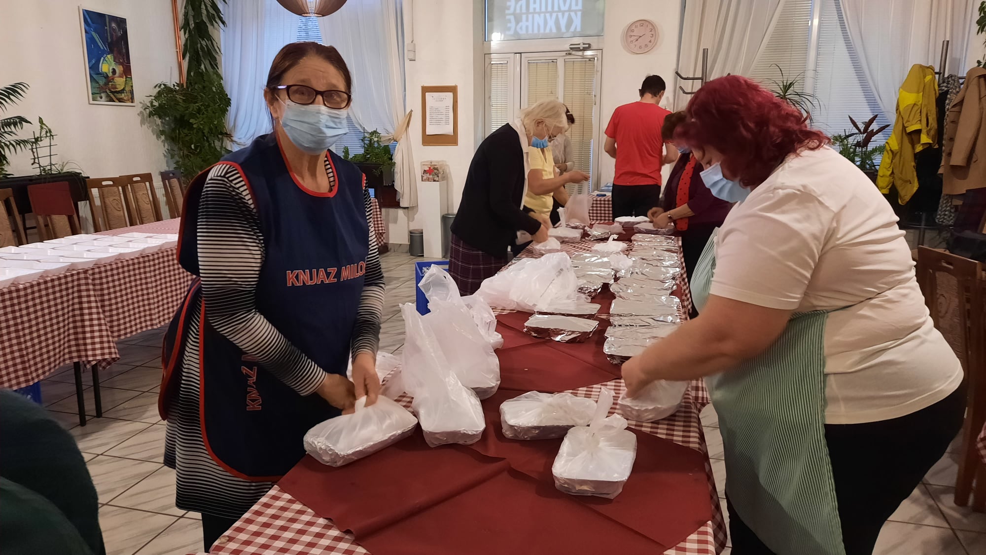 Božićna akcija Kola srpskih sestara „Bosa Pavlović“ i Crvenog krsta u Požarevcu (FOTO)