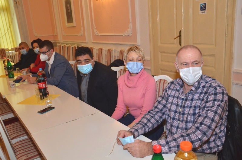 Dodeljene plakete i pohvale zdravstvenim radnicima za pruženu pomoć u borbi protiv kovida-19