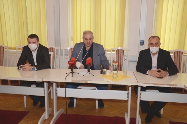 Koncertni klaviri za opštinu i Muzičku školu „Stevan Mokranjac“
