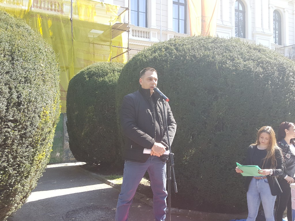 Požarevac: Na protestu „Minut do 12“, govornici bez dlaka na jeziku (FOTO)