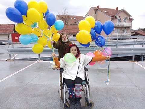 (FOTO) Udruženje „Osmi dan“ iz Požarevca obeležilo 21.mart, Dan osoba sa L-Daunovim sindromom